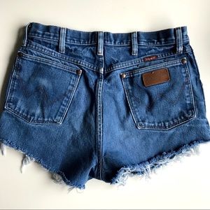 Wrangler Booty shorts, cut offs